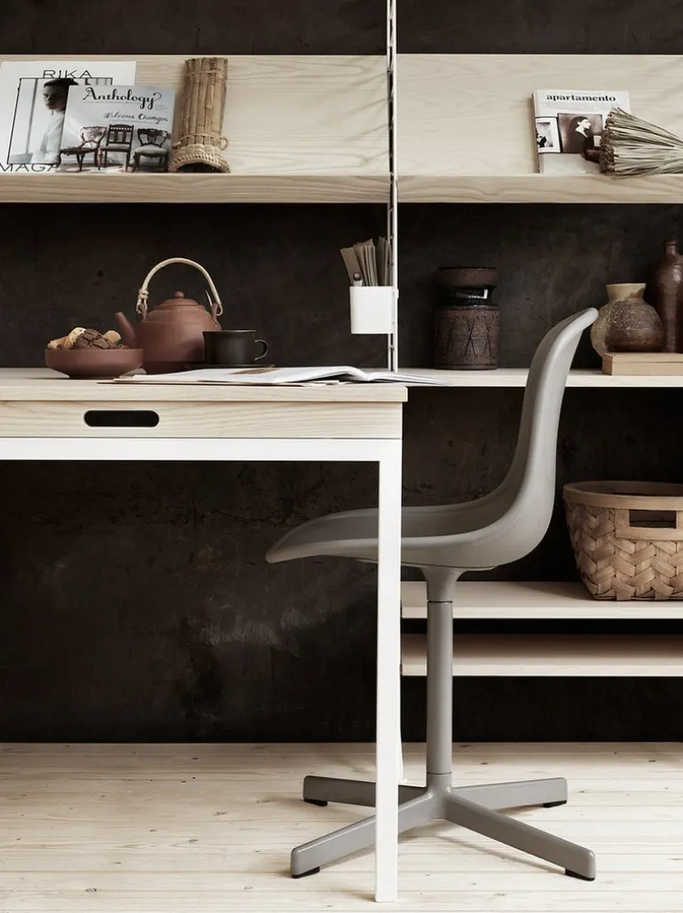 String Furniture String tidningshylla, 78 x 30 cm, ask