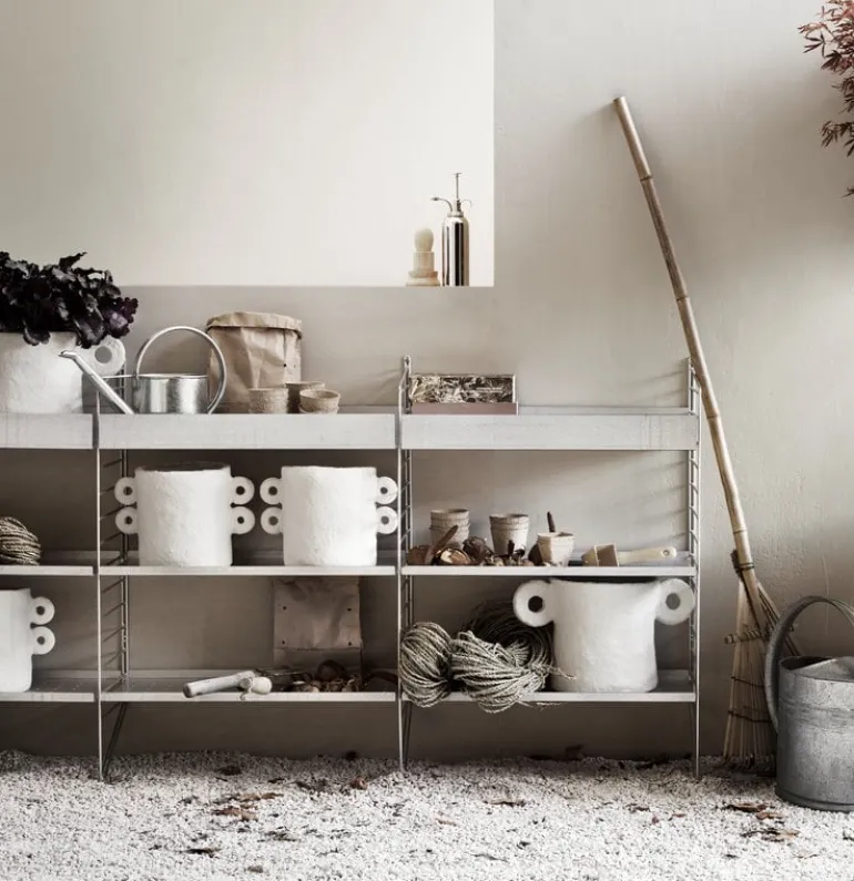 String Furniture String utomhushylla 58 x 30 cm, låg, galvaniserad