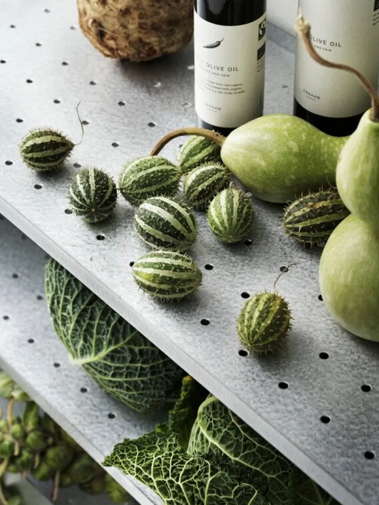 String Furniture String utomhushylla 58 x 30 cm, låg, galvaniserad