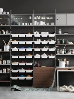 String Furniture String vitrinskåp, 78 x 30 cm, grå