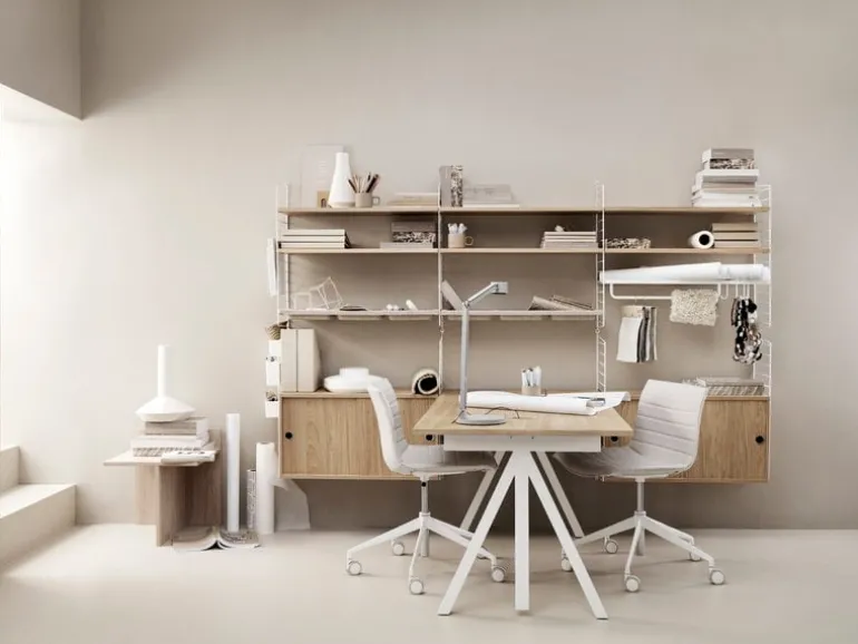 String Furniture String Works höj- och sänkbart skrivbord, 120 cm, ek