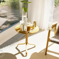 Swedese Lamino bord, lackerad ek