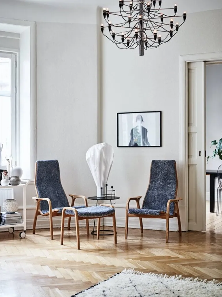 Swedese Lamino fåtölj, fårskinn, kolgrå