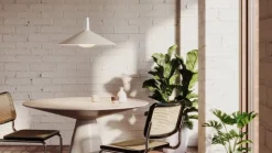 Tala Bower, pendellampa C600, med Oval II-lampa, vit