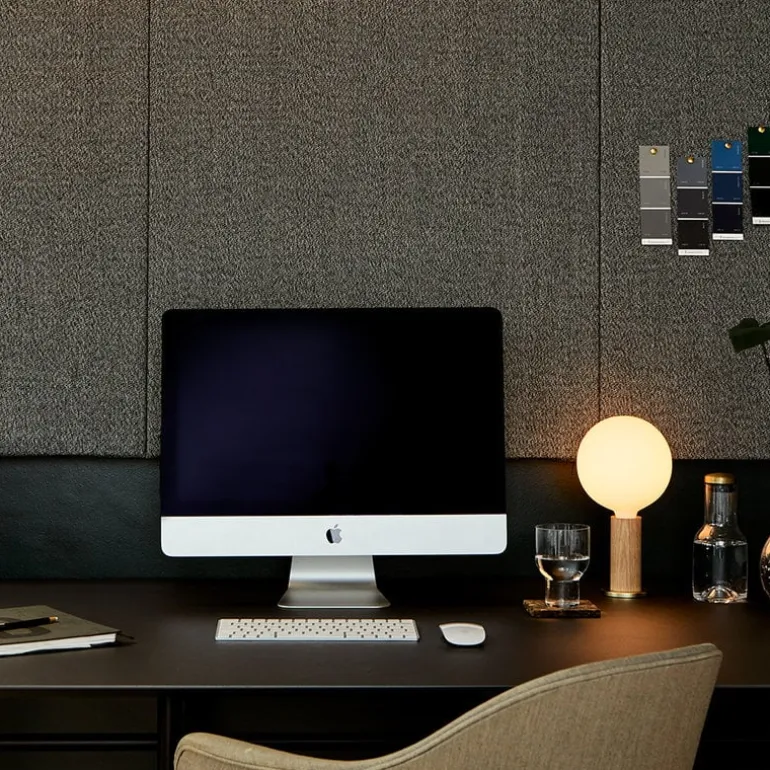 Tala Knuckle bordslampa med Sphere IV-lampa, ek