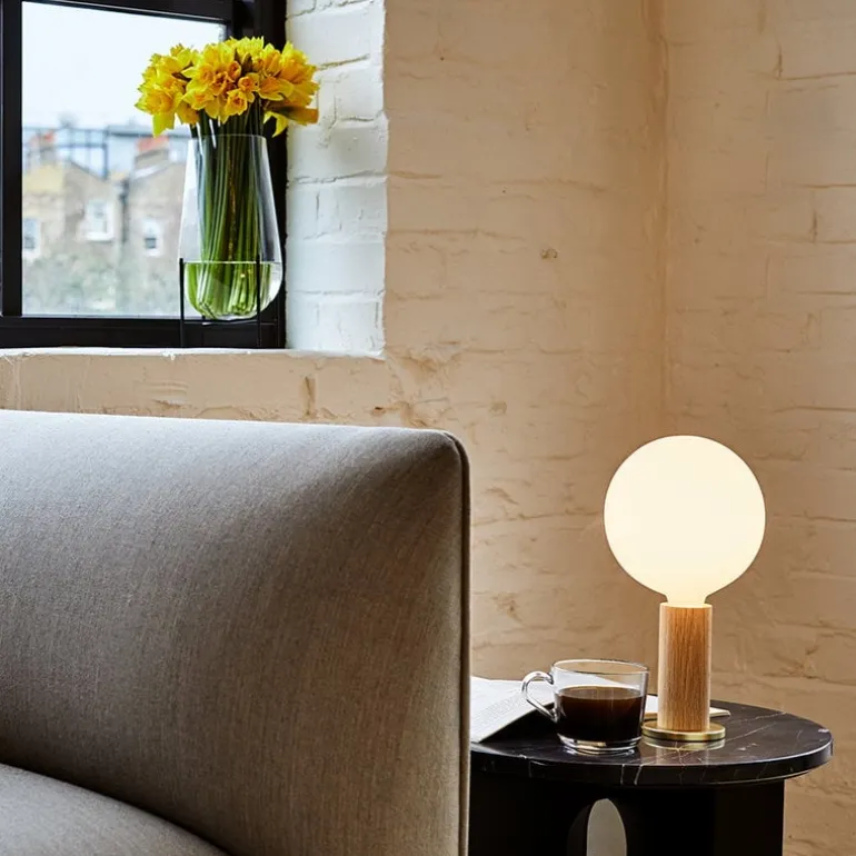 Tala Knuckle bordslampa med Sphere IV-lampa, ek