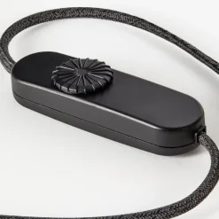 Tala Knuckle bordslampa med Voronoi I-lampa, valnöt