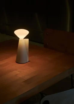 Tala Mantle bärbar lampa, stenvit