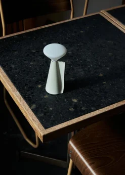 Tala Mantle bärbar lampa, stenvit