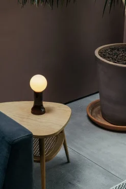 Tala Shore bordslampa, buteljbrun