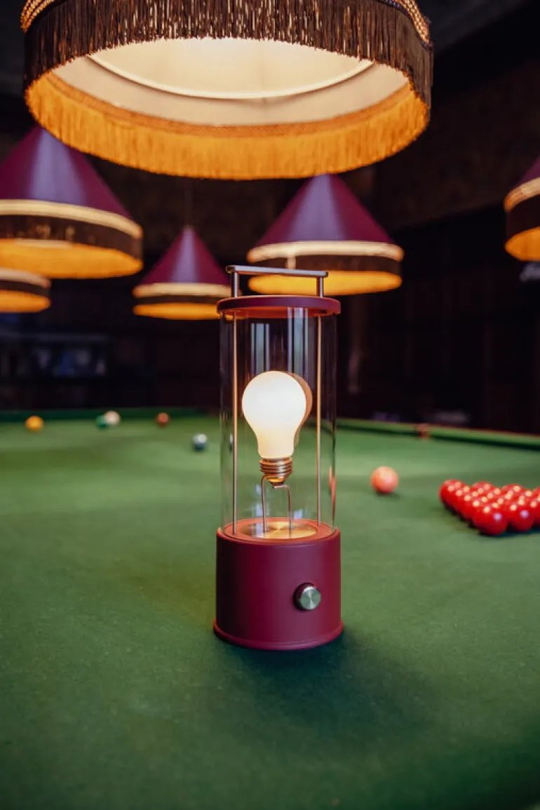 Tala The Muse bärbar lampa, Pomona Red