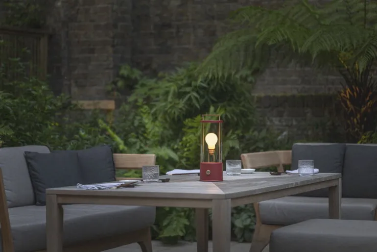 Tala The Muse bärbar lampa, Pomona Red