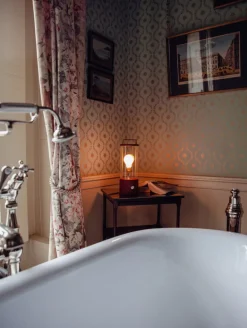 Tala The Muse bärbar lampa, Pomona Red