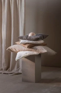 Tameko Tate kudde, ockra