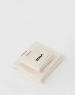 Tekla Badlakan, 100 x 150 cm, ivory