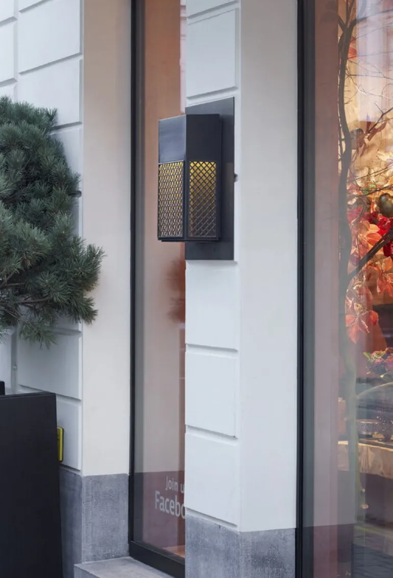 Tekna Maddox vägglampa, mörkbrons