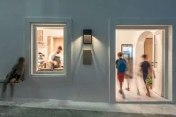 Tekna Maddox vägglampa, mörkbrons