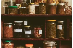 Thames & Hudson Eat Weeds