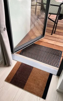 Tica Copenhagen Stripes Horizontal matta, 40 x 60 cm, konjak - mörkbrun - svart