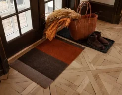 Tica Copenhagen Stripes horisontell golvmatta, 60 x 90 cm, brun - terrakotta