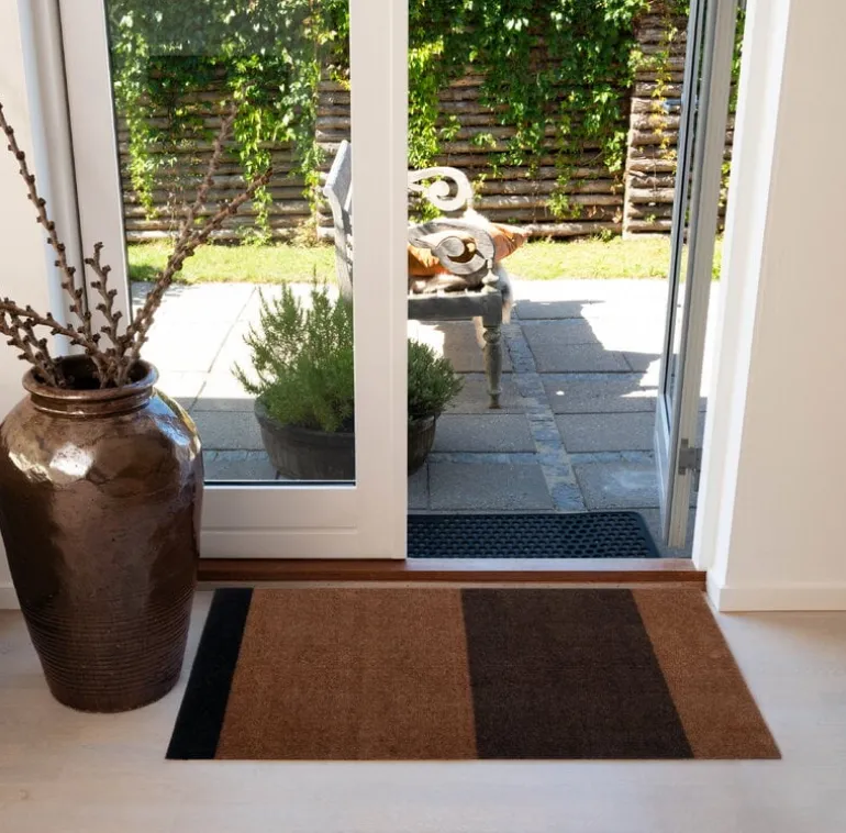 Tica Copenhagen Stripes Horizontal matta, 67 x 120 cm, konjak - mörkbrun - svart