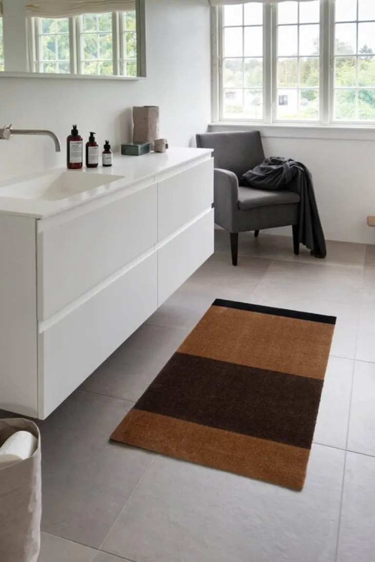 Tica Copenhagen Stripes Horizontal matta, 67 x 120 cm, konjak - mörkbrun - svart