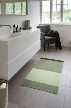 Tica Copenhagen Stripes Horizontal matta, 67 x 120 cm, grön