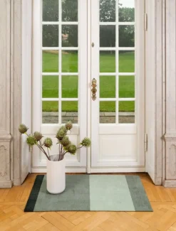 Tica Copenhagen Stripes Horizontal matta, 67 x 120 cm, grön