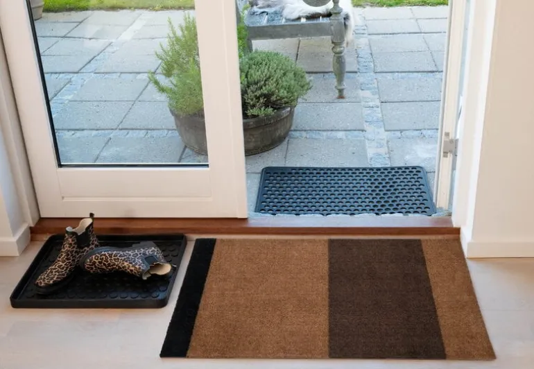 Tica Copenhagen Stripes Horizontal matta, 60 x 90 cm, konjak - mörkbrun - svart