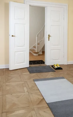 Tica Copenhagen Stripes horisontell golvmatta, 60 x 90 cm, grå