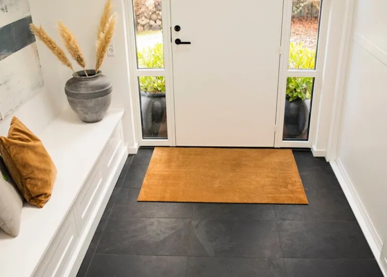 Tica Copenhagen Uni color matta, 90 x 130 cm, dämpad gul