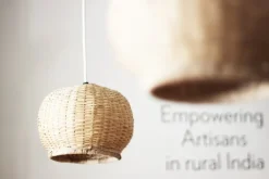 Tikau Sphere taklampa, bambu