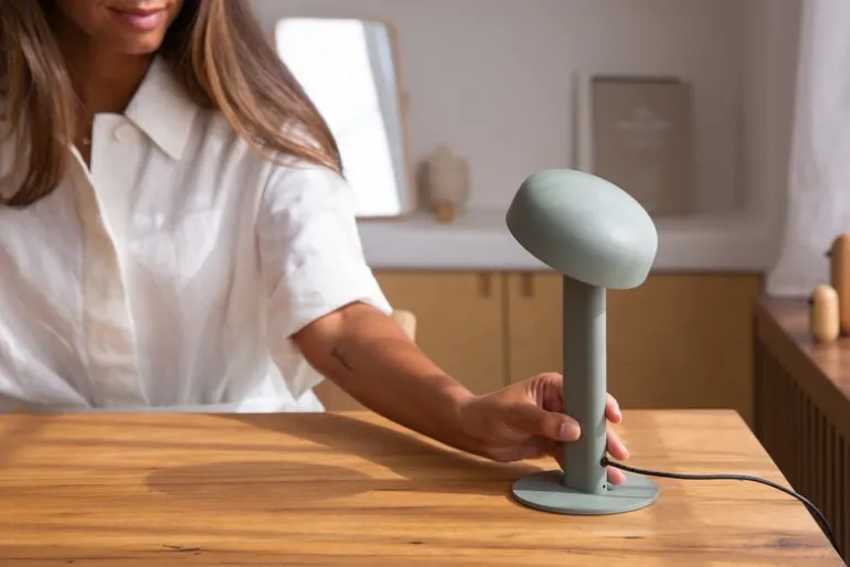 TIPTOE Nod bordslampa, eukalyptusgrå