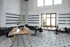 Tom Dixon Beat Tall LED-pendel, borstad mässing