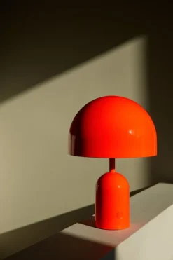 Tom Dixon Bell bärbar LED-bordslampa, fluoro
