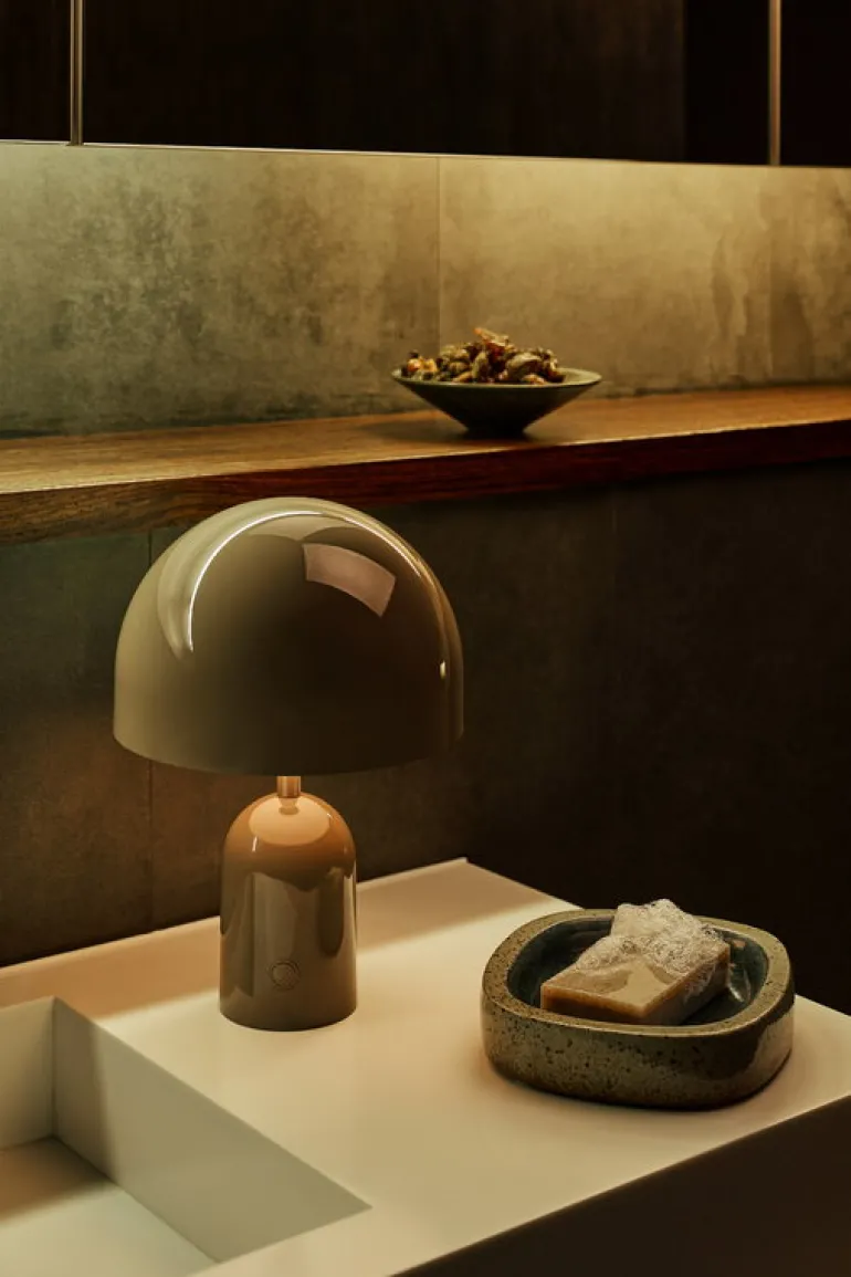 Tom Dixon Bell bärbar LED-bordslampa, taupe