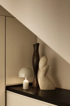 Tom Dixon Bell bärbar LED-bordslampa, grå