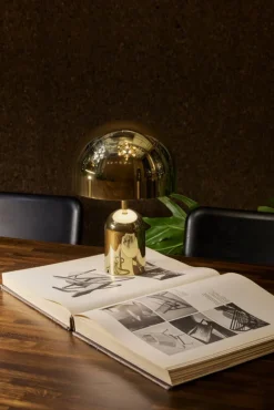 Tom Dixon Bell bärbar LED-bordslampa, guld