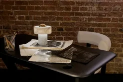 Tom Dixon Stone bärbar LED-bordslampa, vit marmor