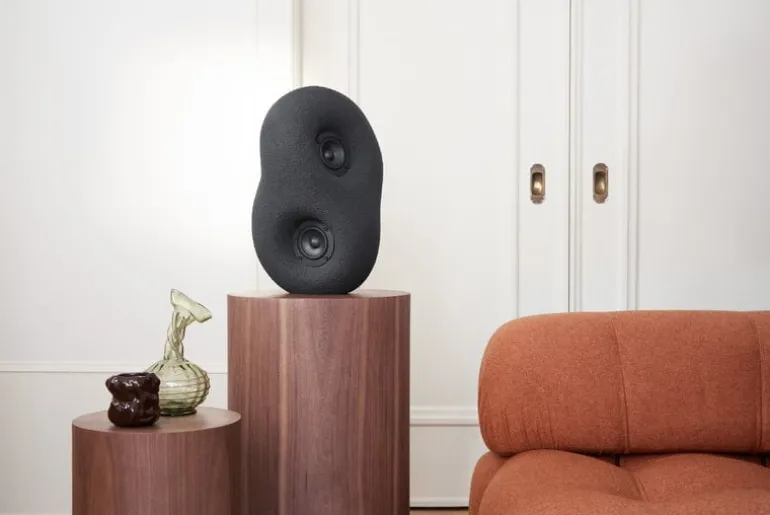 Transparent Acoustic Sculpture, svart