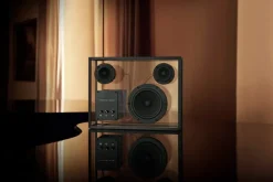 Transparent Transparent högtalare, svart - röd