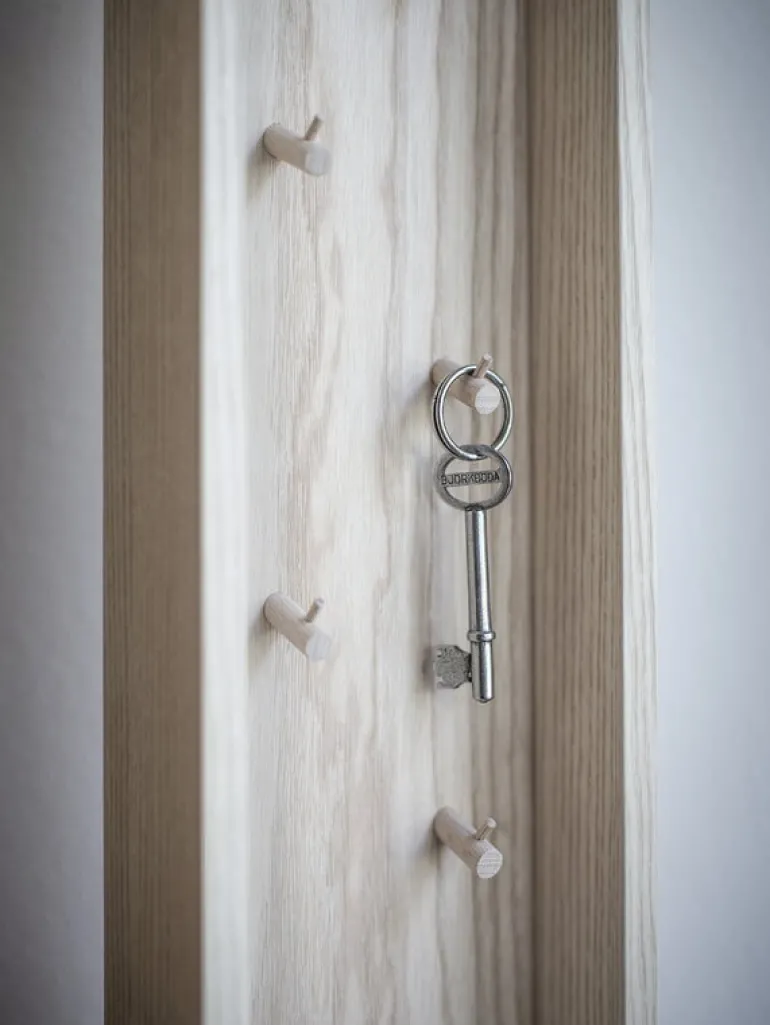 Tuulia Penttilä Around nyckelskåp, L - plats för 15 nycklar