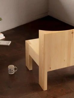 Vaarnii 006 fåtölj, furu