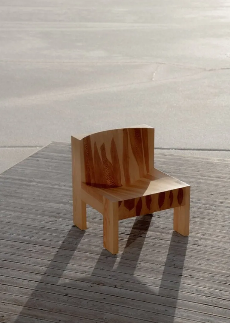 Vaarnii 006 fåtölj, furu