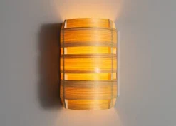 Vaarnii 1004 Hans vägglampa, furu