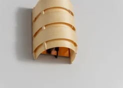 Vaarnii 1004 Hans vägglampa, furu