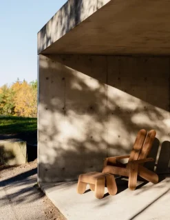 Vaarnii 015 Peace utefåtölj, furu