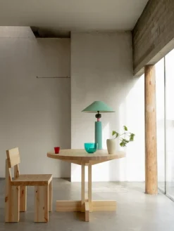 Vaarnii 002 runt matbord, furu