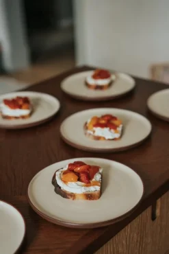 Vaidava Ceramics Earth Raw tallrik, 22 cm, brun - beige