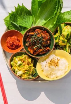 Vaidava Ceramics Earth skål 0,2 L, set om 3 + bricka, mossgrön